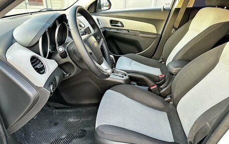 Chevrolet Cruze II, 2013 год, 900 000 рублей, 10 фотография