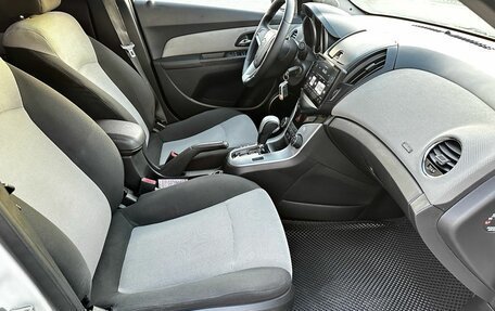 Chevrolet Cruze II, 2013 год, 900 000 рублей, 20 фотография