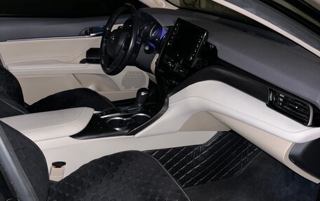Toyota Camry, 2022 год, 3 450 000 рублей, 5 фотография