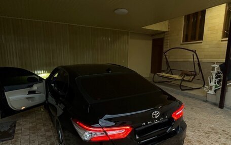 Toyota Camry, 2022 год, 3 450 000 рублей, 3 фотография
