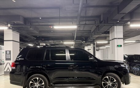 Toyota Land Cruiser 200, 2021 год, 13 000 000 рублей, 3 фотография