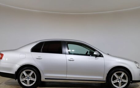 Volkswagen Jetta VI, 2010 год, 370 000 рублей, 4 фотография