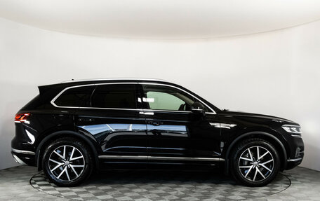 Volkswagen Touareg III, 2018 год, 4 499 000 рублей, 5 фотография