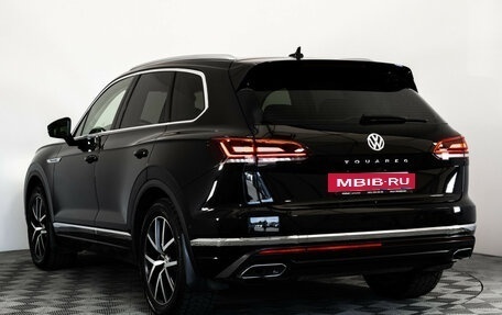Volkswagen Touareg III, 2018 год, 4 499 000 рублей, 8 фотография
