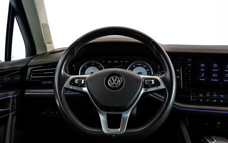 Volkswagen Touareg III, 2018 год, 4 499 000 рублей, 12 фотография