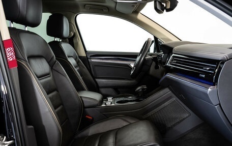 Volkswagen Touareg III, 2018 год, 4 499 000 рублей, 17 фотография
