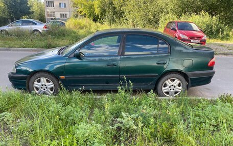 Toyota Avensis III рестайлинг, 2002 год, 350 000 рублей, 3 фотография