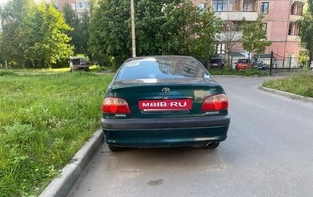 Toyota Avensis III рестайлинг, 2002 год, 350 000 рублей, 4 фотография