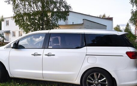 KIA Carnival III, 2019 год, 2 980 000 рублей, 8 фотография