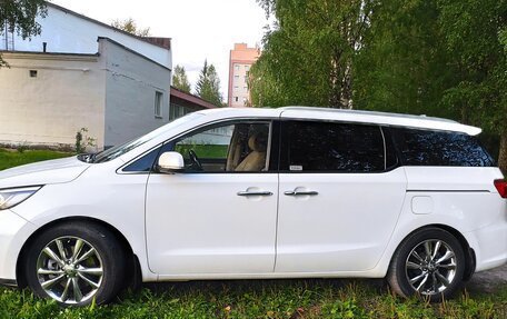KIA Carnival III, 2019 год, 2 980 000 рублей, 6 фотография