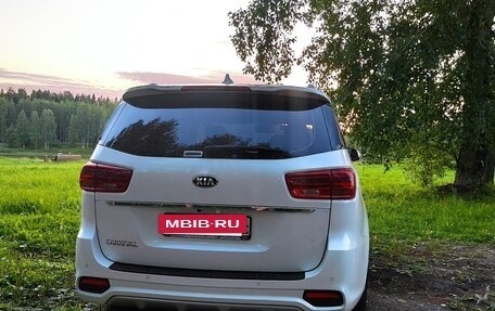 KIA Carnival III, 2019 год, 2 980 000 рублей, 3 фотография