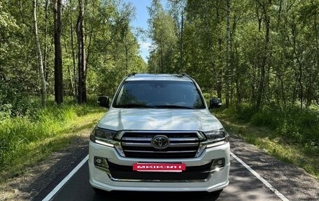 Toyota Land Cruiser 200, 2019 год, 5 700 000 рублей, 2 фотография