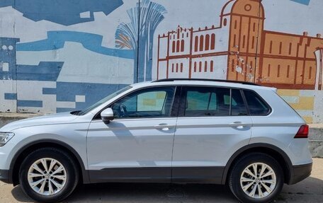 Volkswagen Tiguan II, 2019 год, 2 249 000 рублей, 5 фотография
