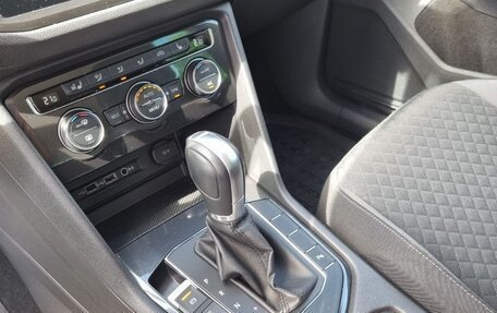 Volkswagen Tiguan II, 2019 год, 2 249 000 рублей, 28 фотография
