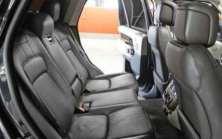 Land Rover Range Rover IV рестайлинг, 2019 год, 7 400 000 рублей, 12 фотография