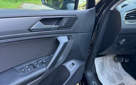 Volkswagen Tiguan II, 2019 год, 2 497 000 рублей, 17 фотография