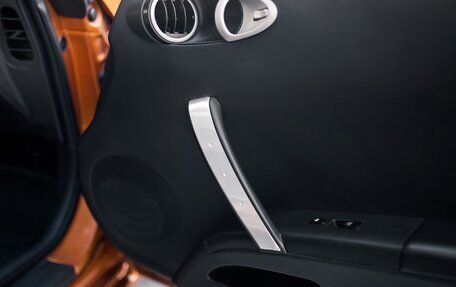 Nissan 350Z, 2002 год, 2 300 000 рублей, 28 фотография