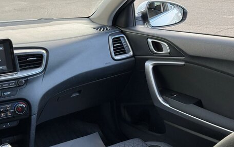 KIA cee'd III, 2018 год, 1 300 000 рублей, 32 фотография