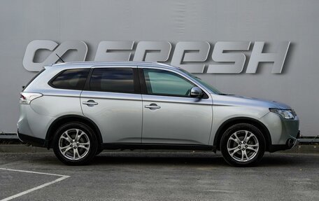 Mitsubishi Outlander III рестайлинг 3, 2014 год, 1 260 000 рублей, 5 фотография