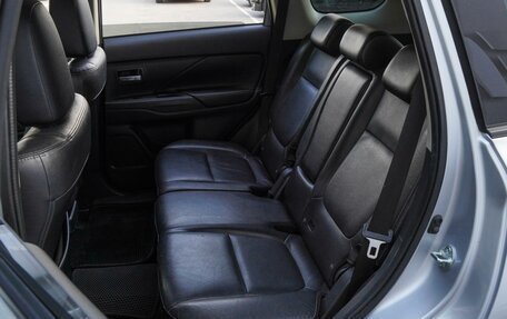 Mitsubishi Outlander III рестайлинг 3, 2014 год, 1 260 000 рублей, 9 фотография
