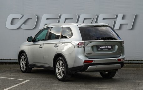 Mitsubishi Outlander III рестайлинг 3, 2014 год, 1 260 000 рублей, 2 фотография