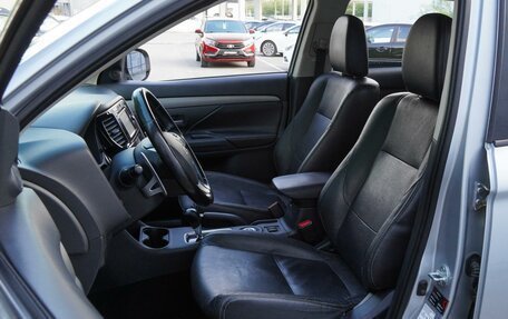 Mitsubishi Outlander III рестайлинг 3, 2014 год, 1 260 000 рублей, 10 фотография