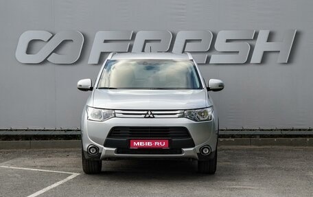 Mitsubishi Outlander III рестайлинг 3, 2014 год, 1 260 000 рублей, 3 фотография