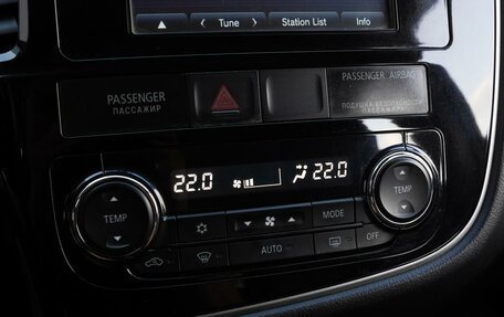 Mitsubishi Outlander III рестайлинг 3, 2014 год, 1 260 000 рублей, 15 фотография