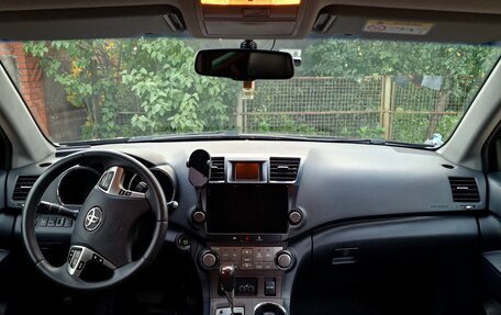 Toyota Highlander III, 2012 год, 2 250 000 рублей, 7 фотография