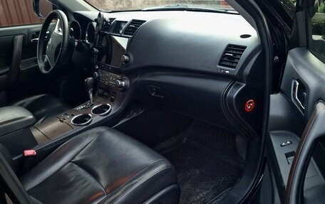 Toyota Highlander III, 2012 год, 2 250 000 рублей, 13 фотография
