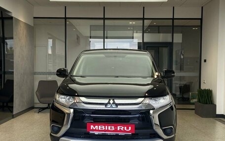 Mitsubishi Outlander III рестайлинг 3, 2016 год, 1 870 000 рублей, 4 фотография
