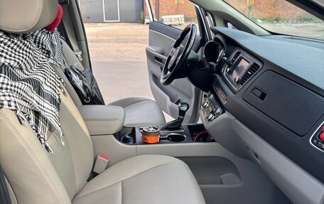 KIA Carnival III, 2019 год, 2 630 000 рублей, 9 фотография