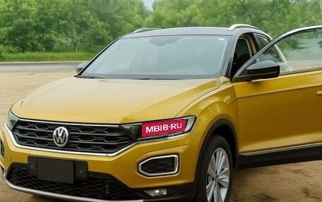 Volkswagen T-Roc I, 2021 год, 2 000 000 рублей, 1 фотография