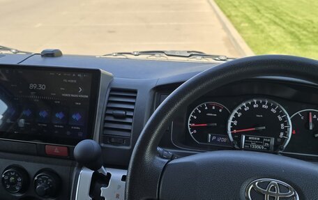 Toyota RegiusAce, 2018 год, 3 000 000 рублей, 10 фотография