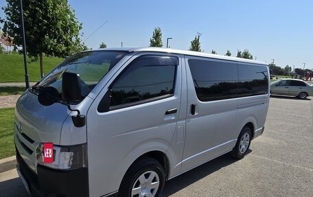 Toyota RegiusAce, 2018 год, 3 000 000 рублей, 4 фотография