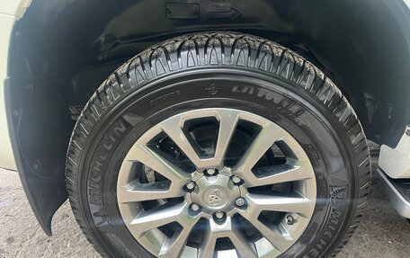 Toyota Land Cruiser Prado 150 рестайлинг 2, 2018 год, 5 000 000 рублей, 7 фотография