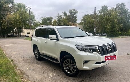 Toyota Land Cruiser Prado 150 рестайлинг 2, 2018 год, 5 000 000 рублей, 4 фотография