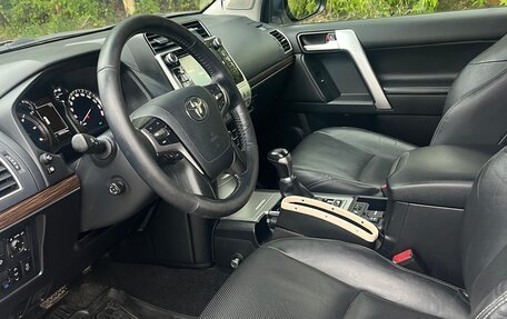 Toyota Land Cruiser Prado 150 рестайлинг 2, 2018 год, 5 000 000 рублей, 11 фотография