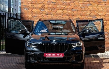 BMW X5, 2021 год, 9 000 000 рублей, 2 фотография