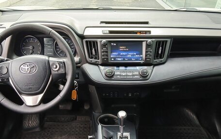 Toyota RAV4, 2017 год, 2 099 000 рублей, 10 фотография
