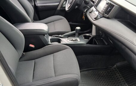 Toyota RAV4, 2017 год, 2 099 000 рублей, 16 фотография