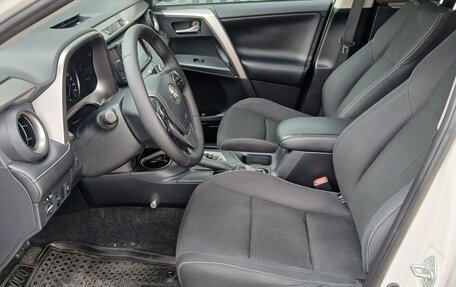 Toyota RAV4, 2017 год, 2 099 000 рублей, 14 фотография