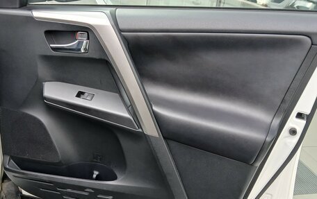 Toyota RAV4, 2017 год, 2 099 000 рублей, 33 фотография