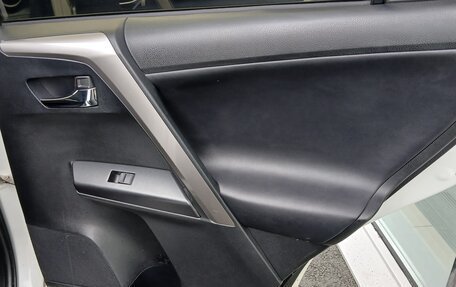 Toyota RAV4, 2017 год, 2 099 000 рублей, 34 фотография