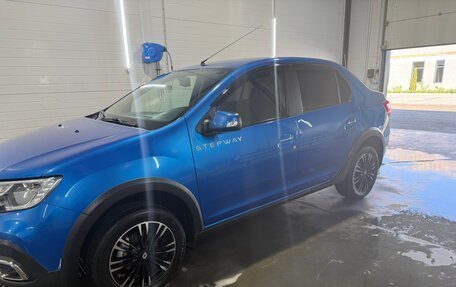 Renault Logan II, 2018 год, 1 250 000 рублей, 3 фотография