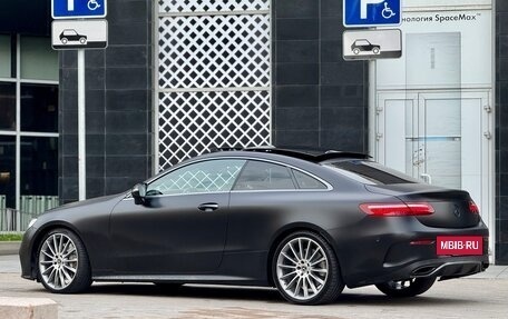 Mercedes-Benz E-Класс, 2018 год, 4 450 000 рублей, 3 фотография