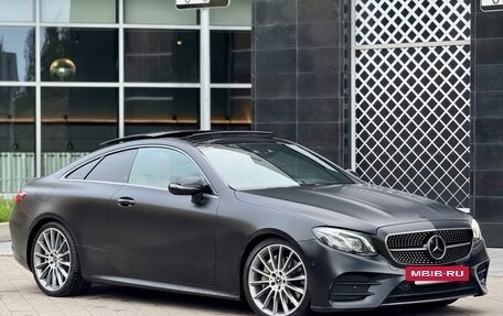 Mercedes-Benz E-Класс, 2018 год, 4 450 000 рублей, 29 фотография