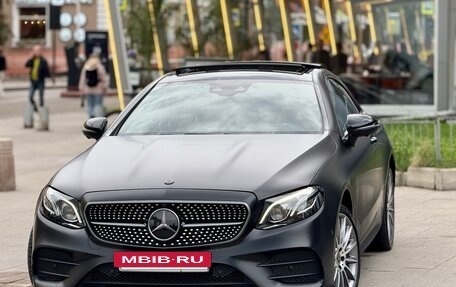 Mercedes-Benz E-Класс, 2018 год, 4 450 000 рублей, 32 фотография