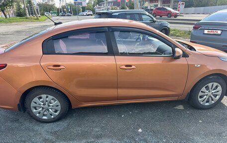 KIA Rio IV, 2018 год, 870 000 рублей, 4 фотография