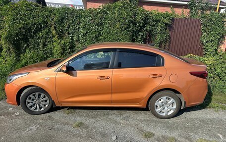 KIA Rio IV, 2018 год, 870 000 рублей, 3 фотография
